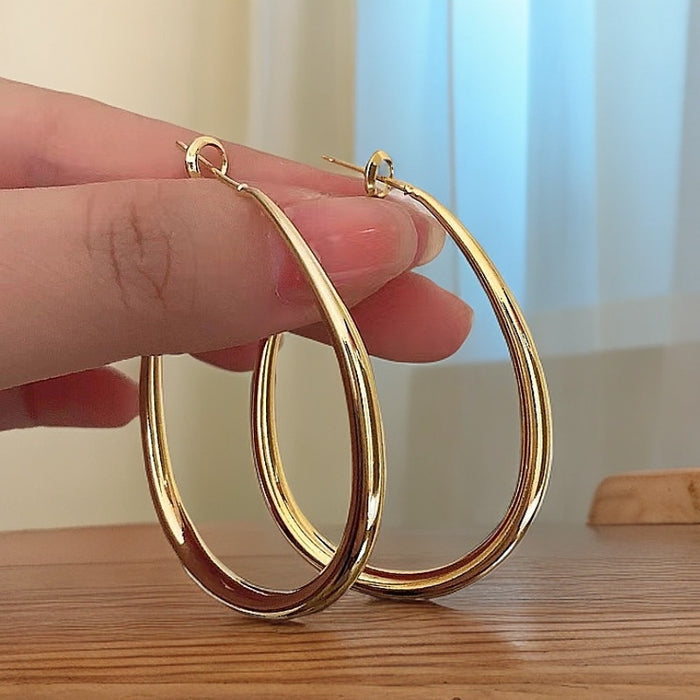 Wholesale Plain ring earrings, light luxury temperament, exaggerated earrings, silver needle earrings