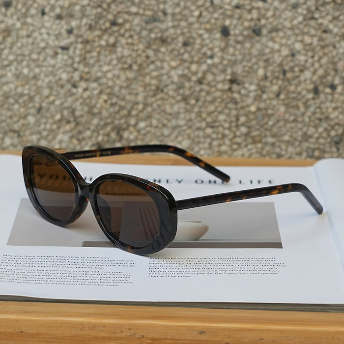 Wholesale Fashionable and trendy cat eye sunglasses, women's sunscreen, personalized and versatile, retro and high-end sunglasses