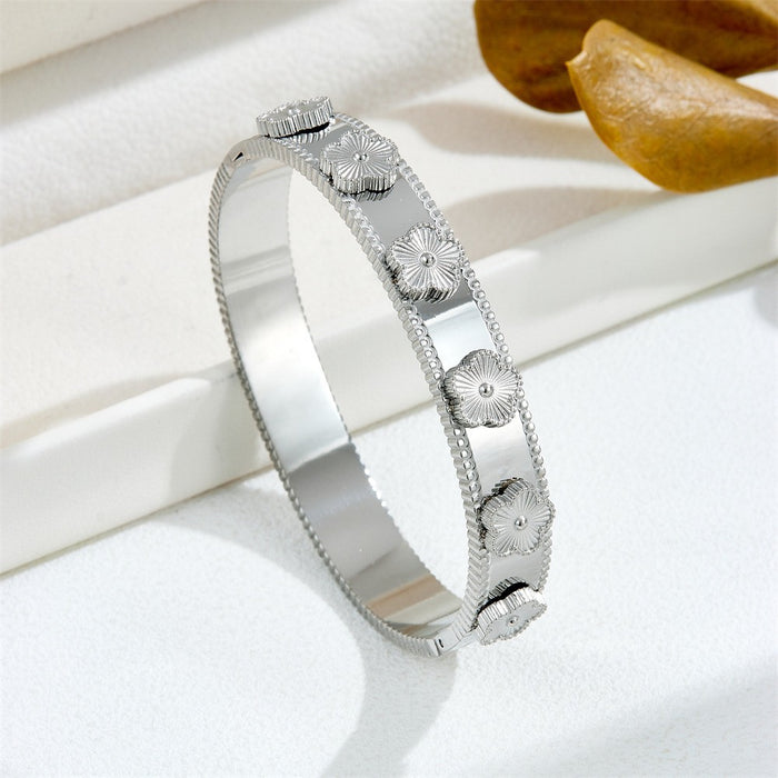 Wholesale Titanium steel five-leaf clover gold-plated bracelet