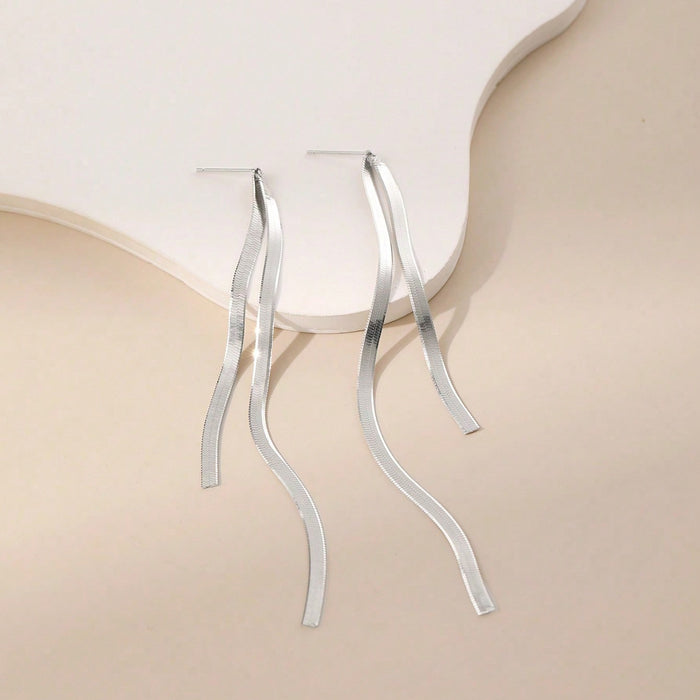 Wholesale Fashionable and personalized snake chain long tassel earrings