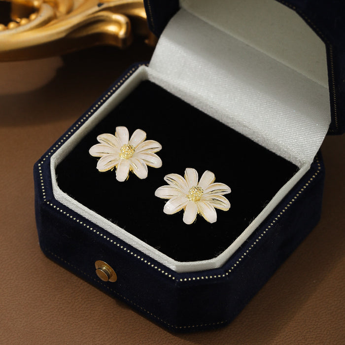 Wholesale Cute Daisy Earrings with Flower Earrings