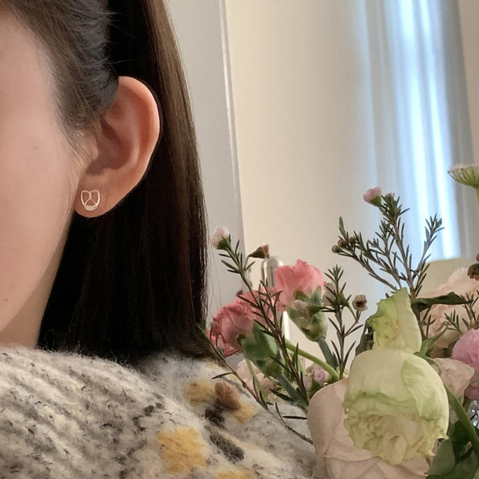 Wholesale Asymmetric earrings, new style, simple, light luxury, niche, versatile, daily earrings for women