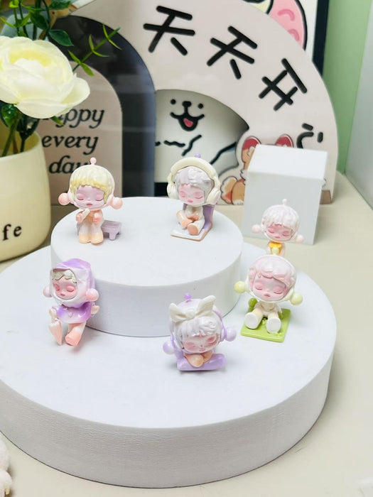 Wholesale cute grain play hand toy doll ornaments toy