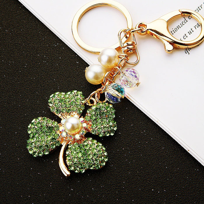 Wholesale Diamond studded Pearl Clover Car Keychain Metal Pendant Crystal Chain Keychain Ring Creative