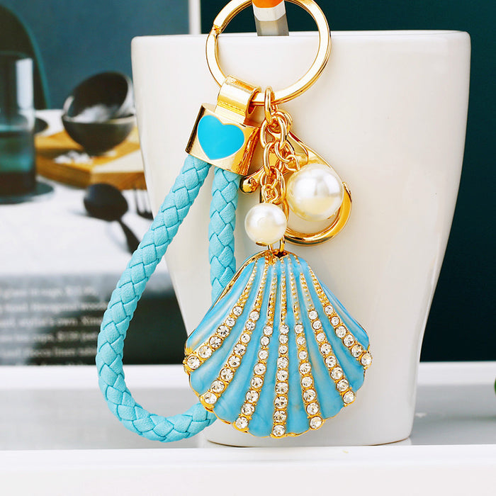 Wholesale Diamond studded pearl shell car keychain pendant, metal keychain ring, alloy accessory