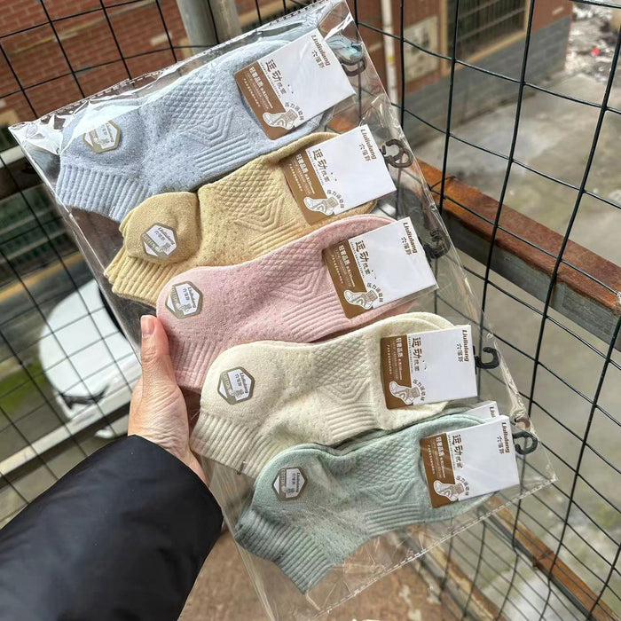 Wholesale High end thin breathable sports socks, combed cotton sweat absorbing short tube white socks