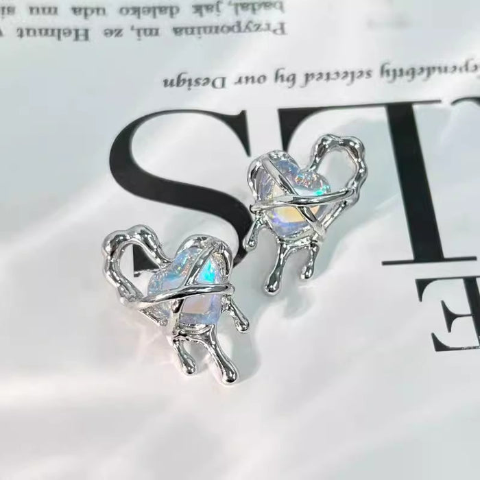 Wholesale Silver needle hollowed out heart, niche temperament, light luxury, high-end design, earring earrings