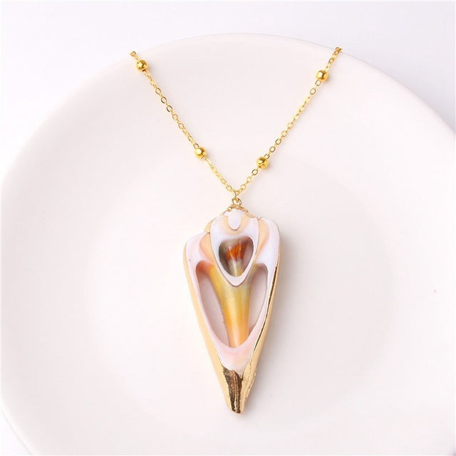 Wholesale Bohemian Beach Style Shell Pendant Necklace Gold Plated Edge Jewelry Accessory MOQ≥2