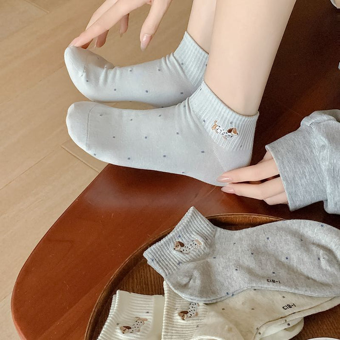 Wholesale Solid color cute socks embroidered cotton breathable sweat absorbing short tube socks versatile