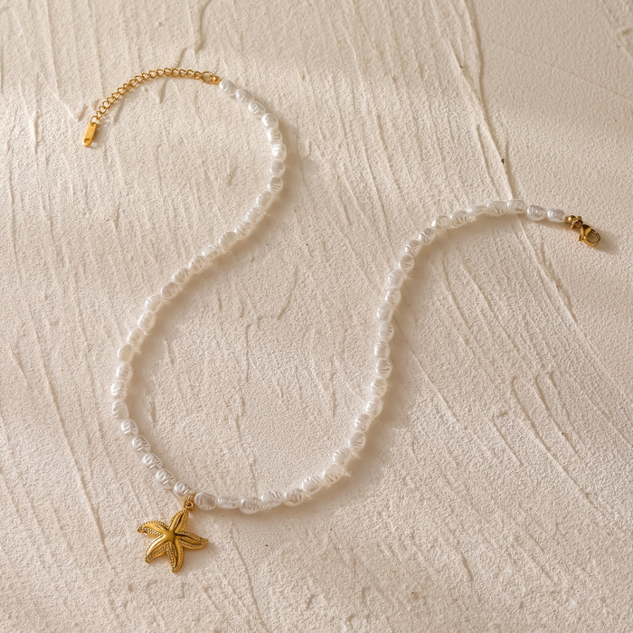 Wholesale New pearl heart pendant necklace with a niche and elegant temperament