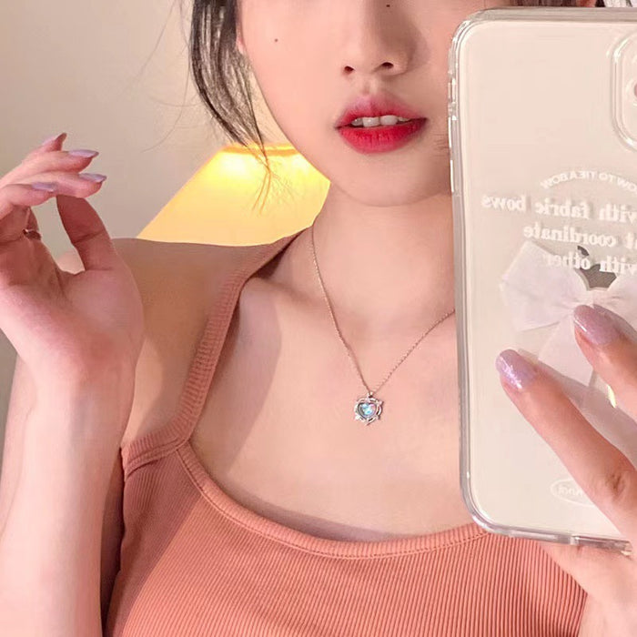 Wholesale Fashionable gradient moonstone heart-shaped necklace with hollowed out atmosphere, collarbone chain, neck chain