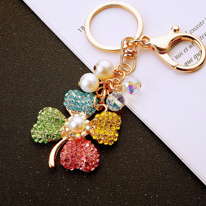 Wholesale Diamond studded Pearl Clover Car Keychain Metal Pendant Crystal Chain Keychain Ring Creative