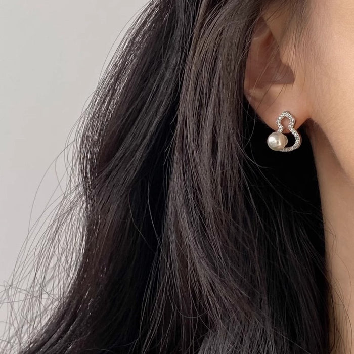 Wholesale Vintage pearl like micro inlaid zircon earrings, small and exquisite, versatile earrings with exquisite temperament