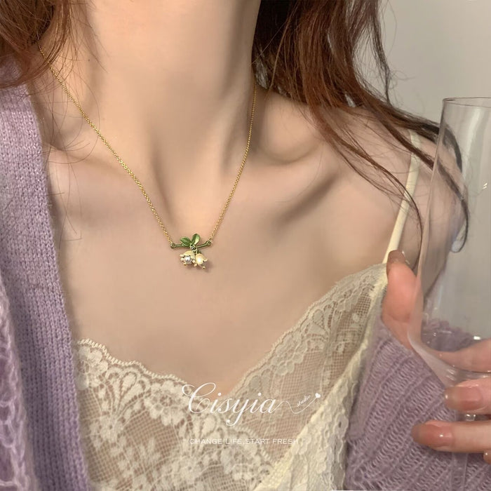 Wholesale Exquisite necklace, light luxury, niche high-end, retro temperament, collarbone chain accessory