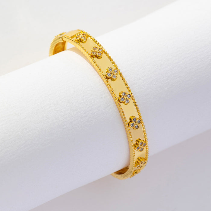 Wholesale retro snake-shaped bracelet women's gold-plated Clover bracelet inlaid craft nail zircon bracelet
