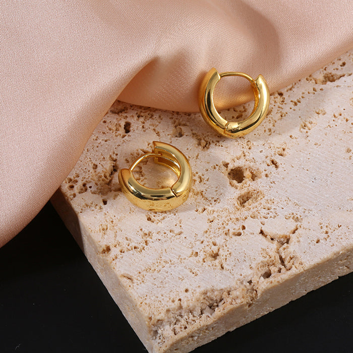 Wholesale Ladies' high-end copper material smooth concealed buckle versatile circle earrings in stock