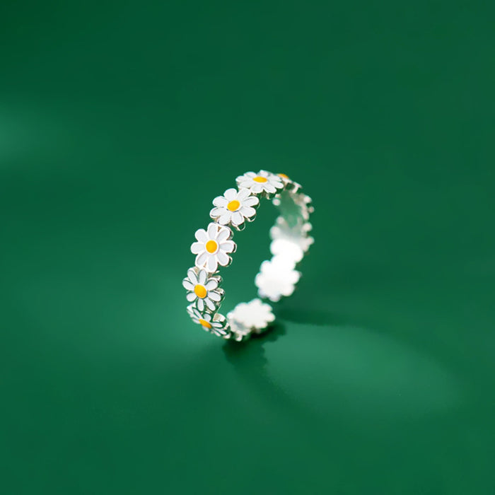 Wholesale Jewelry wholesale fashion, simple opening small daisy ring, niche design, flower jewelry