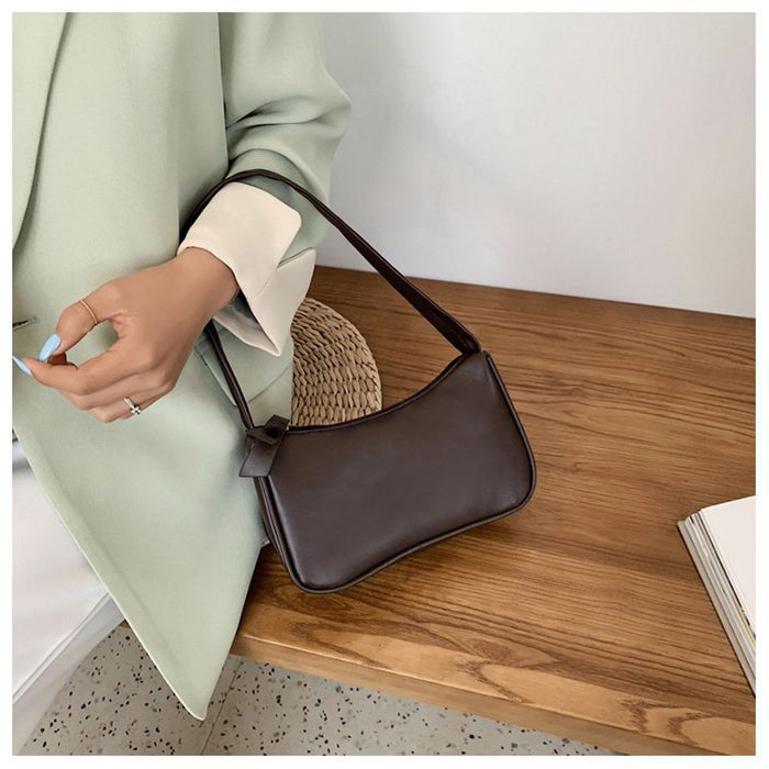 Wholesale Fashionable handbag, stylish one shoulder small bag, simple and versatile new style