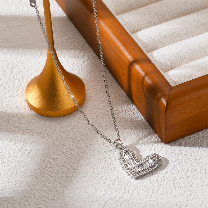 Wholesale Light luxury heart-shaped zircon exquisite titanium steel necklace, light luxury niche high-end versatile collarbone chain accessory