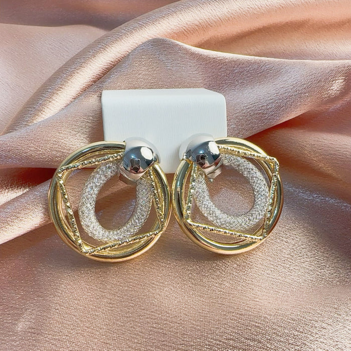 Wholesale Light luxury design, niche silver needle earrings, irregular high-end fashion earrings wholesale