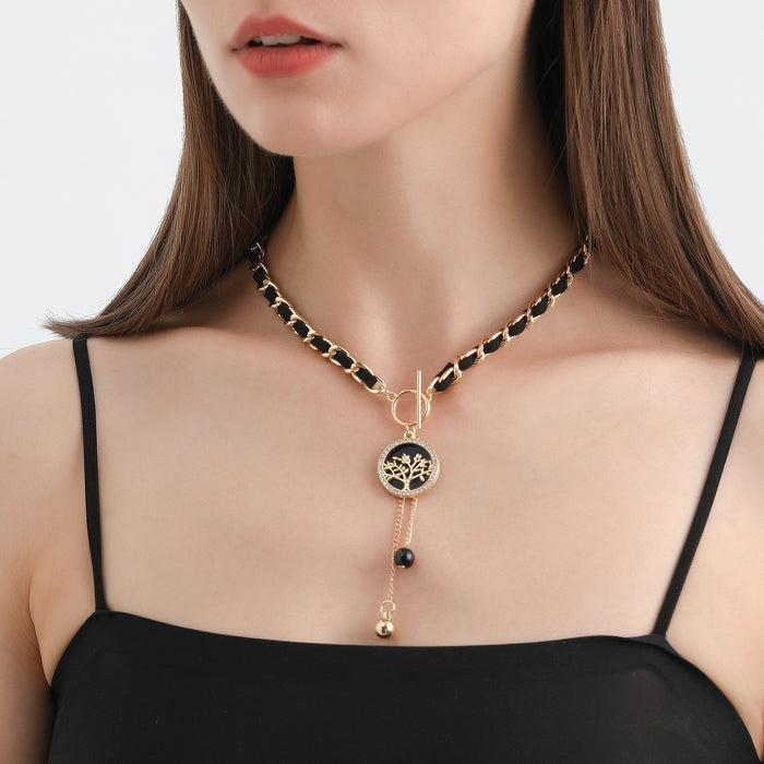Wholesale Wrapped velvet black heart mother-of-pearl necklace for women,  clavicle chain tassel necklace