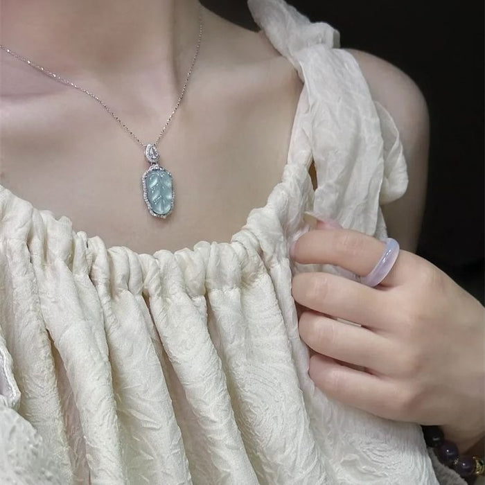 Wholesale Pendant necklace exquisite, niche, high-end, collarbone chain