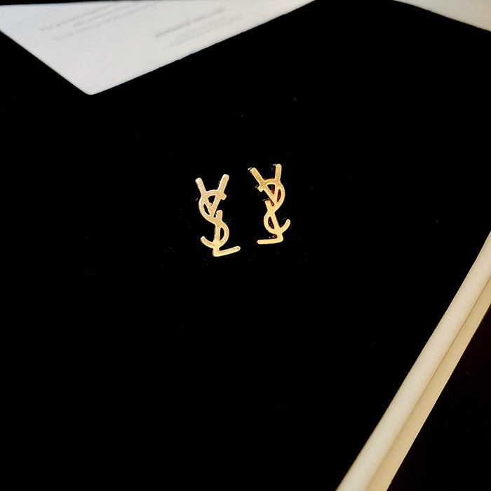 Wholesale Metallic Letter Chain Elegant Niche All-match Necklace for Women