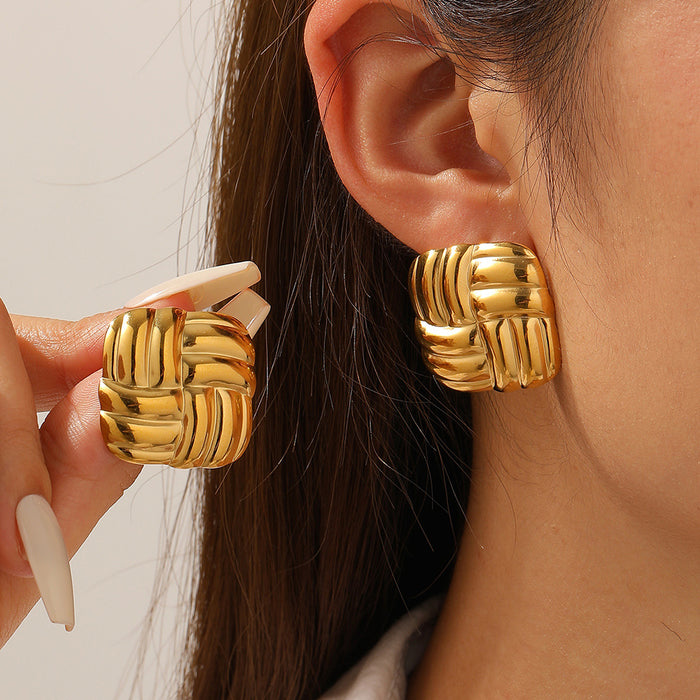 Wholesale Geometric earrings  exaggerated heart-shaped stud earrings   titanium steel   light luxury style  high-end earrings