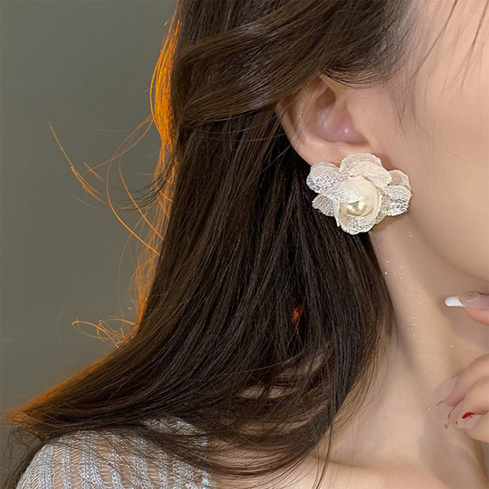 Wholesale Pearl flower earrings, fashionable, elegant, personalized earrings, niche, light luxury, high-end earrings