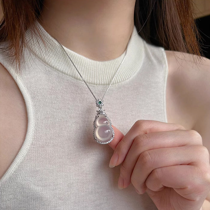 Wholesale Pendant necklace, high-end sweater chain, light luxury collarbone chain accessory