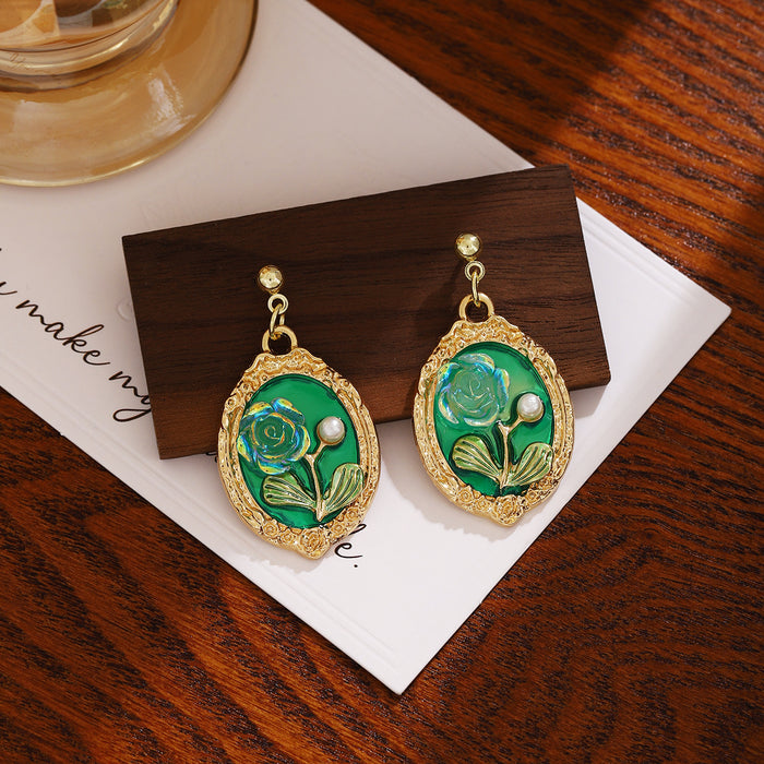Wholesale Retro Zinc Alloy Earrings with Green Flower Design Jewelry Accessory