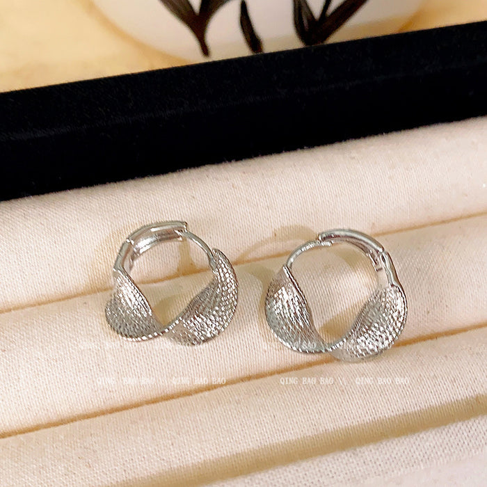 Wholesale New spiral retro style earrings with fashionable temperament, versatile and niche design, earrings and ear accessories