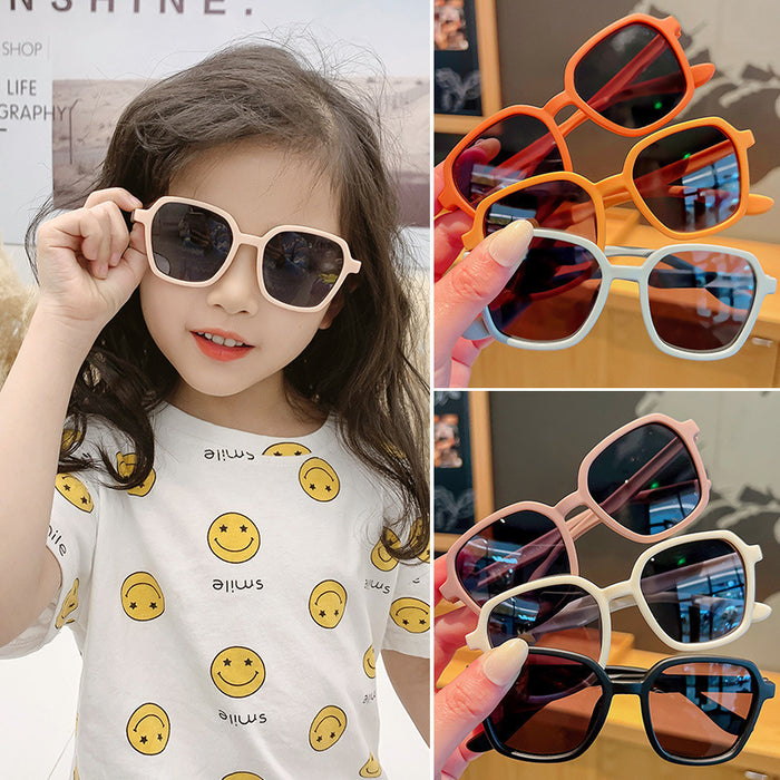 Wholesale Fashionable children's sunglasses for taking photos, trendy and cool styling glasses, flat light UV resistant sunglasses