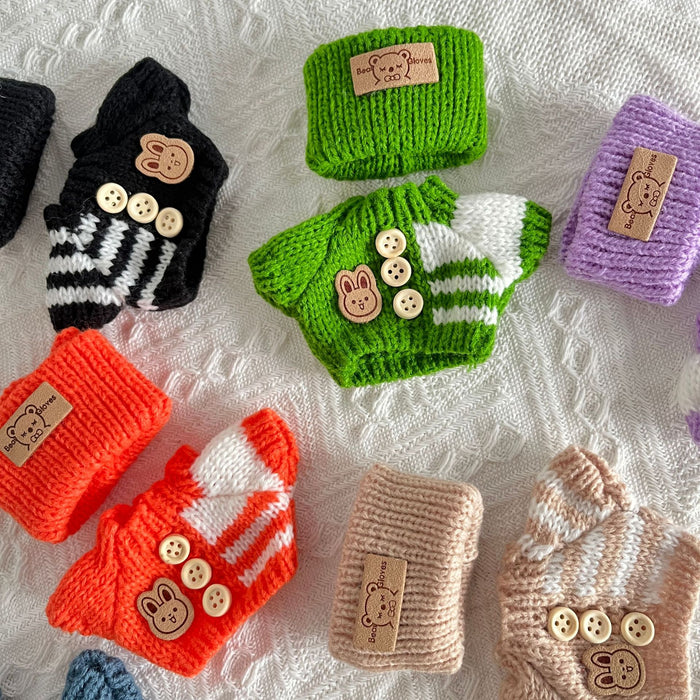 Wholesale Sitting Party Baby Clothes Clothes Bear Button Winter Sweater Hat Set