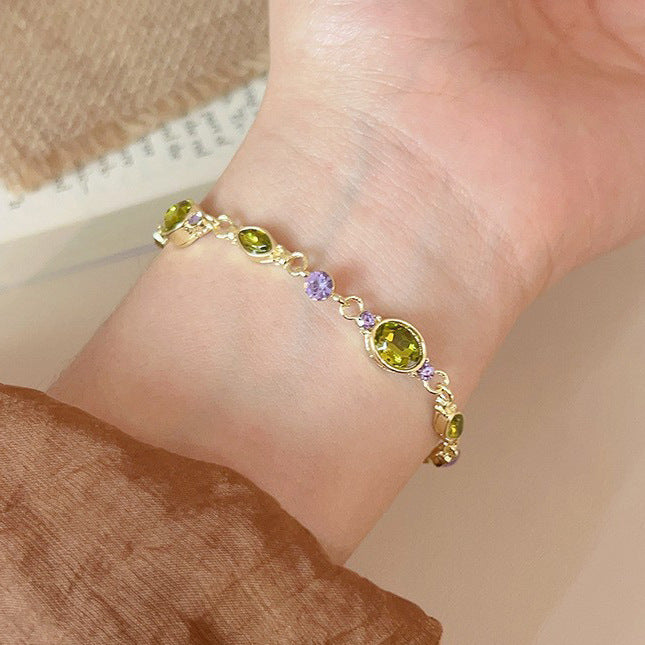 Wholesale Light luxury niche exquisite green imitation gemstone retro bracelet, new personalized design feel bracelet
