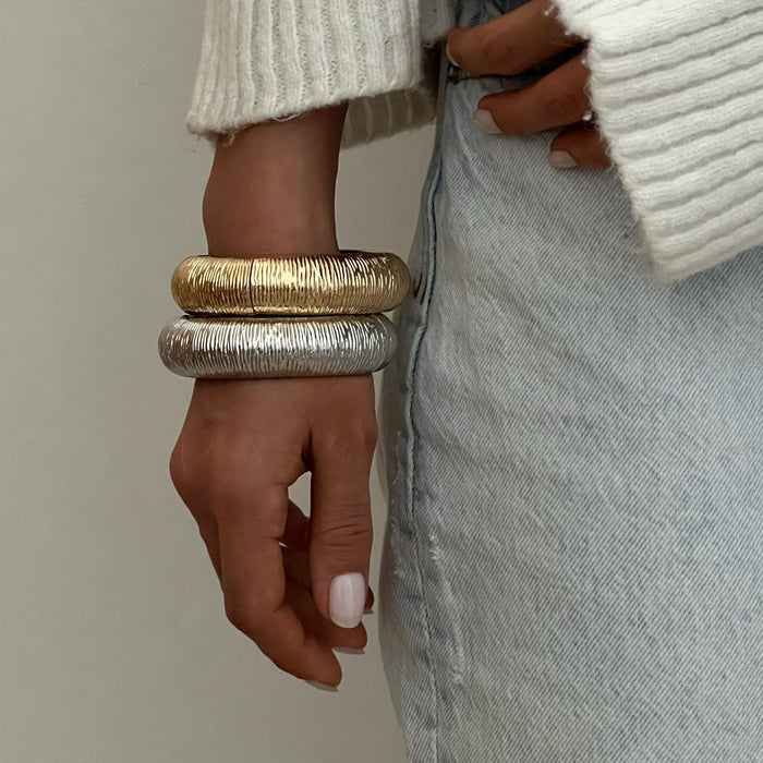 Wholesale Exaggerated Jewelry Fashion Gold Bracelet Round Spring Open Bracelet Simple Wide Edition Handmade