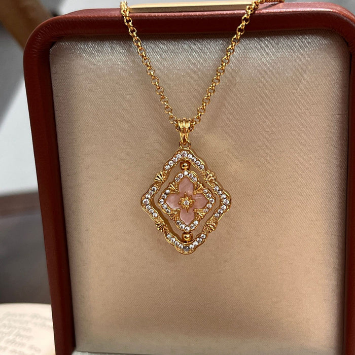 Wholesale Rotating Four-Leaf Clover White Shell choker necklace