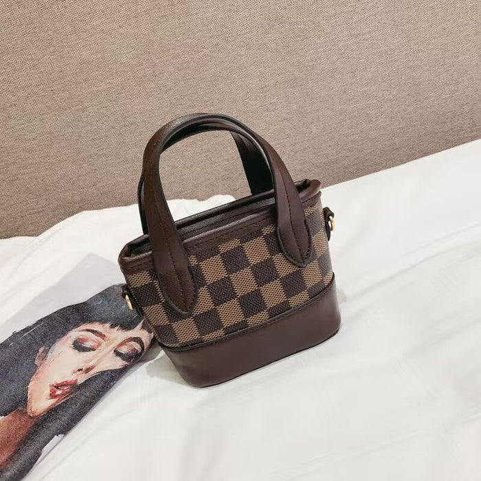 Wholesale Cute little shoulder bag, one shoulder crossbody bag, versatile casual wallet