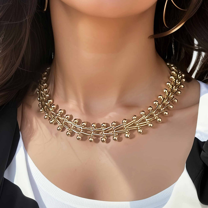 Wholesale horseshoe buckle design women's metal chain clavicle chain