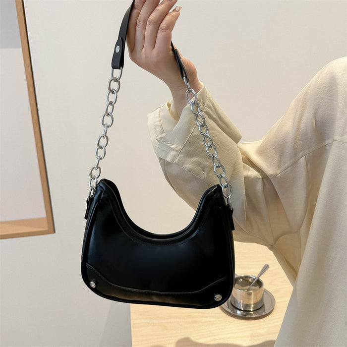Wholesale This year's trendy Western style, niche chain fashion, commuting shoulder bag, crossbody bag
