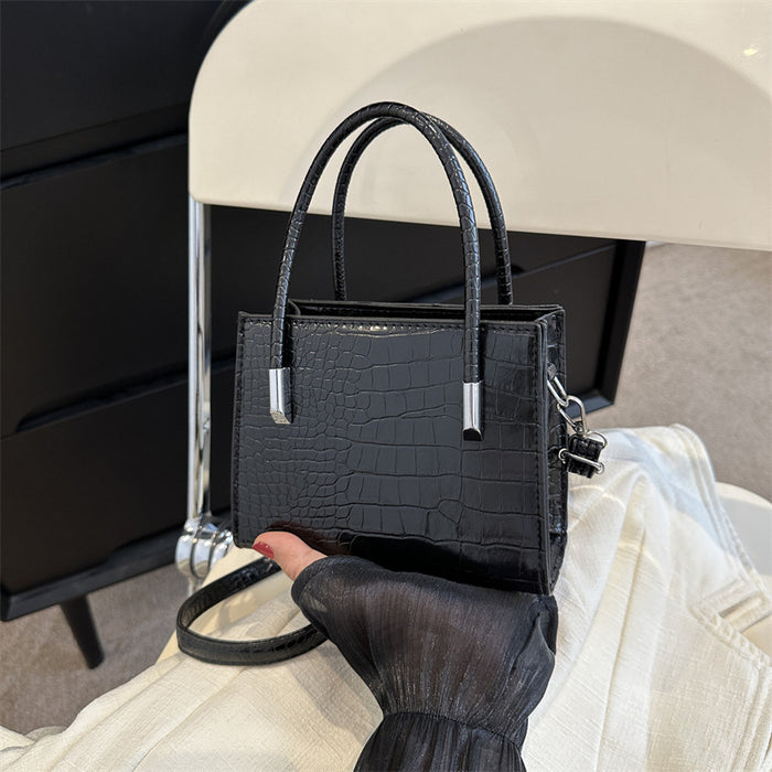 Wholesale Simple and fashionable new fashion trend shoulder bag, casual crossbody bag, fashionable small square bag