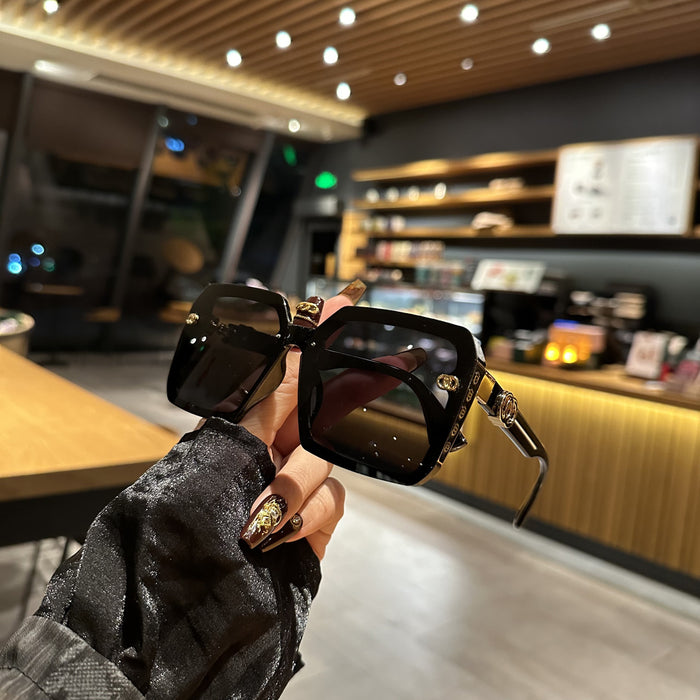 Wholesale Classic and fashionable sunglasses, fashionable and personalized UV resistant sunglasses