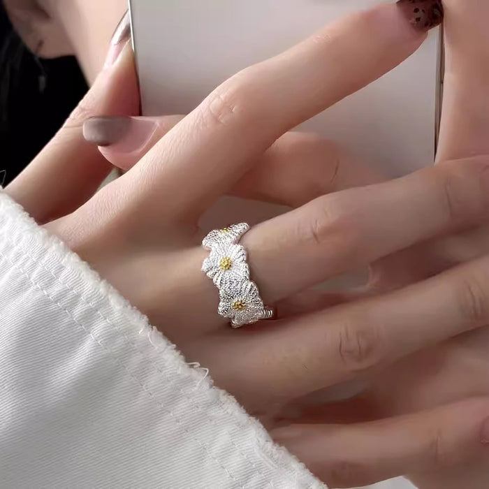 Wholesale Color blocking engraved ring with flowers, niche and versatile, simple and adjustable opening, high-end ring