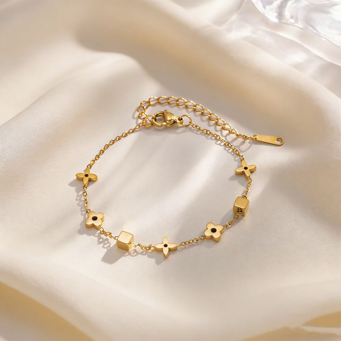 Wholesale Geometric Small Square Flower Necklace