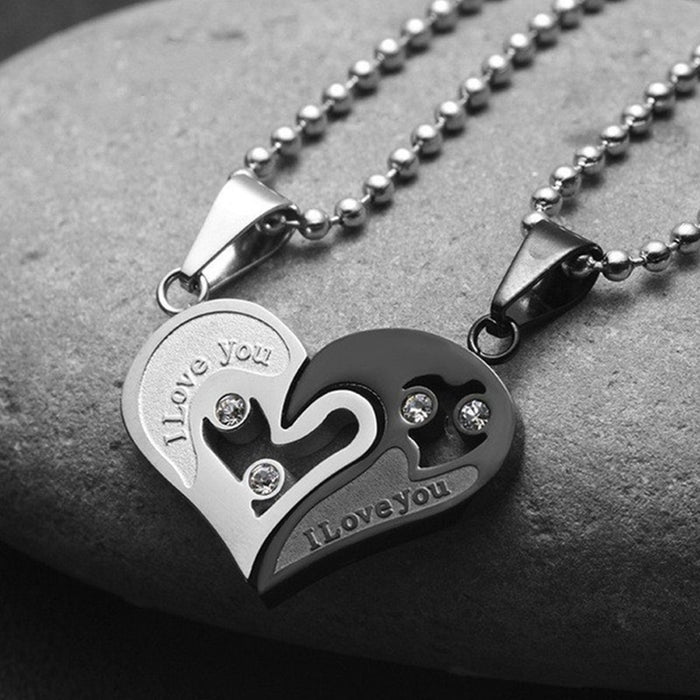 Wholesale A pair of heart-shaped diamond-encrusted heart pendant couple necklaces