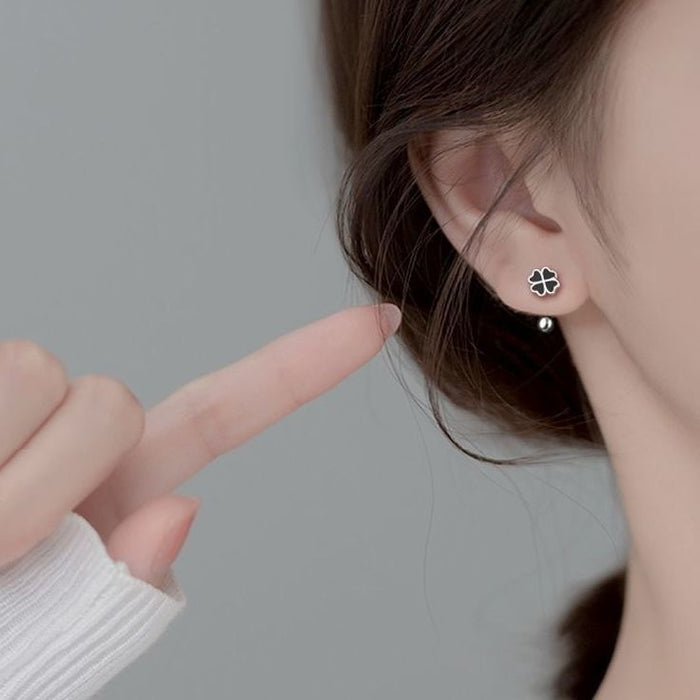 Wholesale S925 Silver Clover Earrings Trendy Elegant Distinctive Women's Earrings