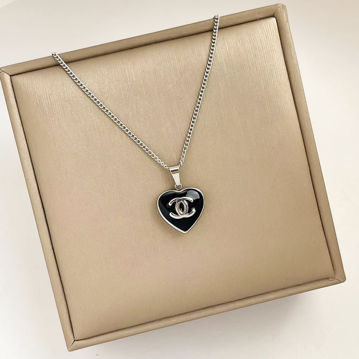 Wholesale Niche fashion versatile simple heart-shaped pendant