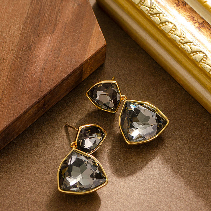 Wholesale Fashionable geometric triangle zircon earrings with high-end feel, light luxury silver needle earrings