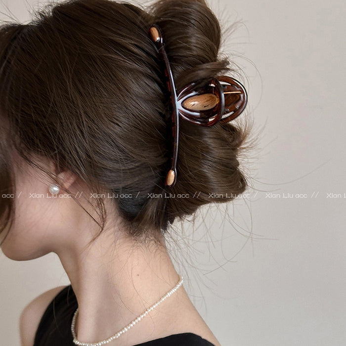 Wholesale Amber antique style oil painting hair clip, women's back of the head, new style with large shark clip, high-end hair accessory