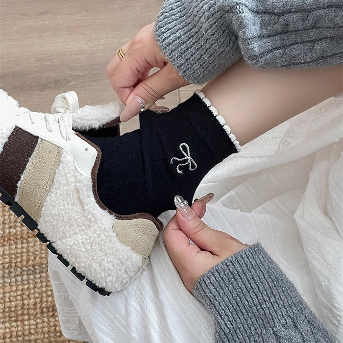 Wholesale Silver Embroidered Bow Lace Socks, Silver Silk Breathable Cotton Socks, Middle Socks, Black and White Grey Women's Socks